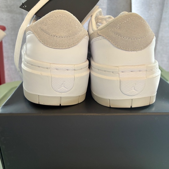 New in Box Nike Air Jordan 1 Elevate Low sneaker platform size 9 white grey gray - Picture 16 of 16
